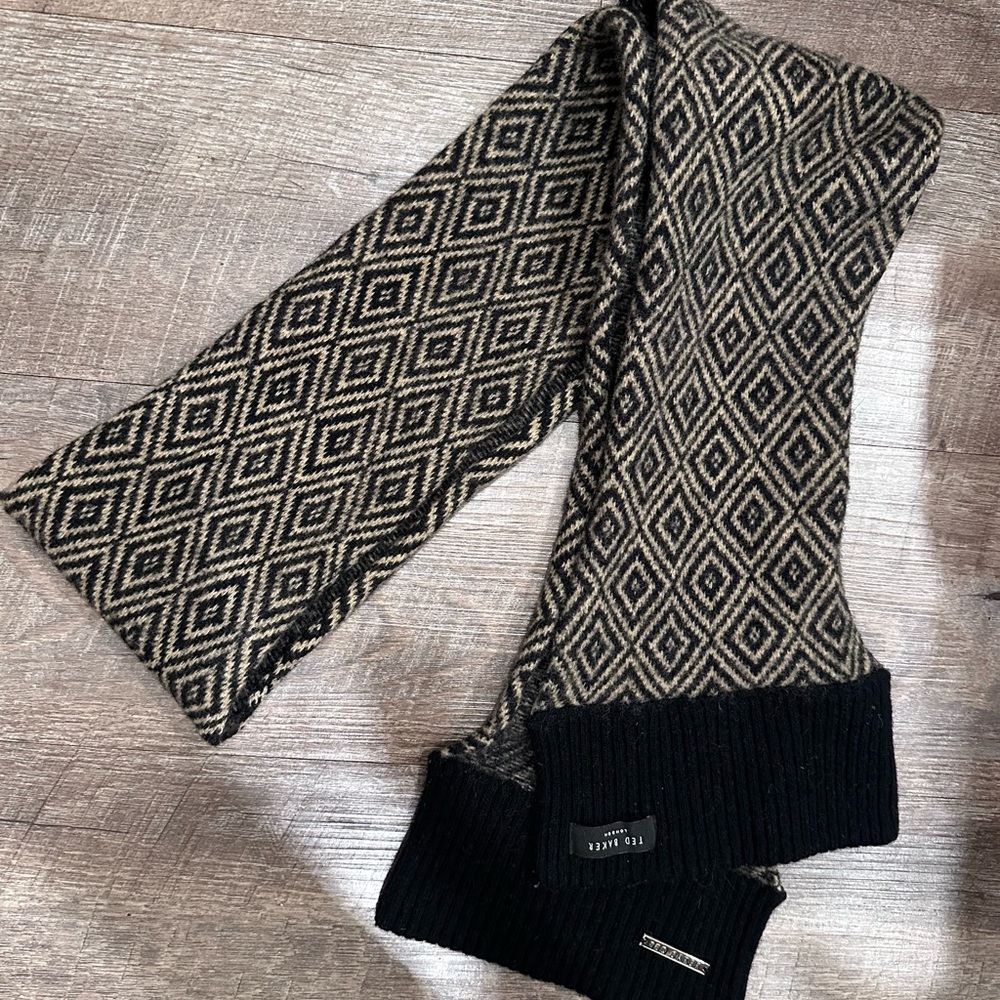 Ted Baker Black and Cream Wool Scarf